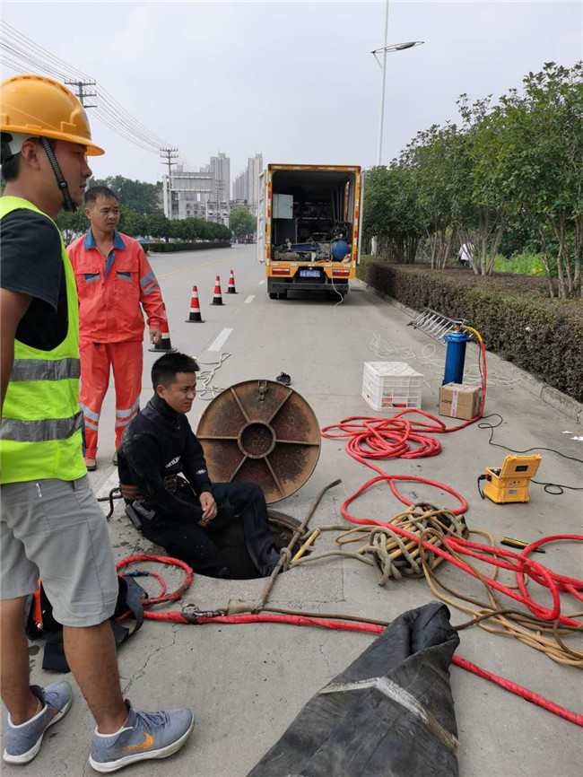 乃东翻衬法管道修复技术主要工序